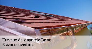 La réalisation des travaux de zinguerie avec un couvreur professionnel à Brion